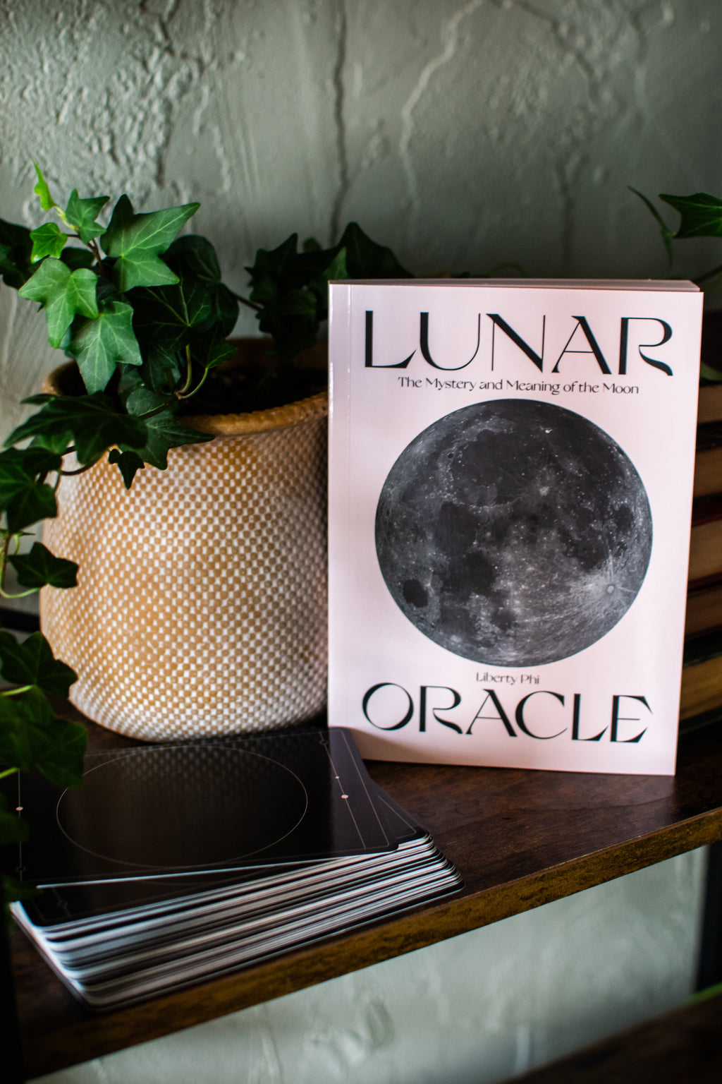 Lunar Oracle